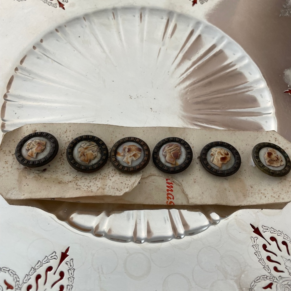 6 Vintage Cameo Buttons Set